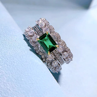 Offres Spéciales S925 Bijoux en argent sterling Bague en diamant vert pour femme Bague géométrique de luxe
