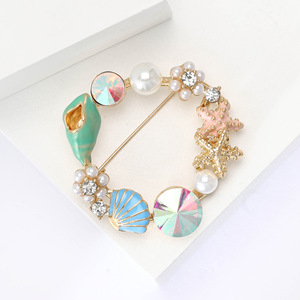 Broche Nautique en Émail Coquillage Étoile de Mer Fausse Perle, Alliage Plaqué Or, Motif Couronne de Cristaux, Épingle de Revers pour Décoration de Robe - Product Image 3