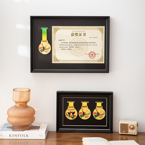 Support photo pour médailles, présentoir de médailles, rangement personnalisé pour récompenses et insignes - Product Image 3