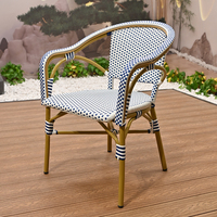 Fauteuil de bistrot français en rotin pour patio extérieur avec accoudoir chaise de jardin tissée empilable pour café, restaurant, hôtel