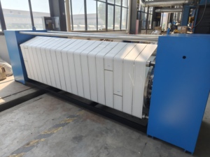 Planchadora de rodillos de alto rendimiento de 3m/3.3m <span class=keywords><strong>para</strong></span> lino <span class=keywords><strong>y</strong></span> ropa plana, eléctrica/a gas, comercial, OEM/ODM - Product Image 1