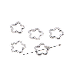 15mm argento fiore <span class=keywords><strong>perline</strong></span> cornici distanziatore <span class=keywords><strong>perline</strong></span> in lega di metallo doppio foro foro cavo fiore connettore collegamento <span class=keywords><strong>telaio</strong></span> <span class=keywords><strong>perline</strong></span> - Product Image 3