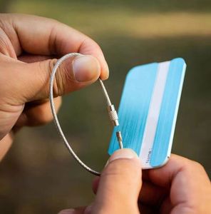 Etiqueta de Equipaje de Aluminio Metálico con Logotipo Grabado por Láser Personalizado, Etiqueta de Nombre para Equipaje de Viaje con Logotipo Impreso Personalizado y Bucle de Alambre - Product Image 1