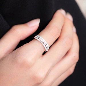 Anello a Mezza Fascia a Forma di Marquise per Donne, Accessorio per Dito dal Design Elegante e Raffinato - Product Image 4