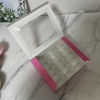 Vente en gros de boîte à 12 macarons au design personnalisé avec fenêtre et boîte intérieure en PET
