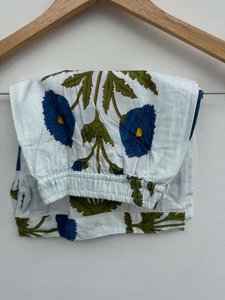 Conjunto de Pijama Largo de Verano para Mujer, 100% Algodón, Estampado de Jungla, Cuello en V, Cierre de Botones, Ecológico, Hecho a Mano en India, con Logotipo en la Parte Posterior del Cuello - Product Image 2