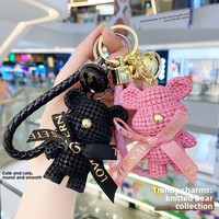 Porte-clés mini-ours en résine tendance style dessin animé, délicat, pour couple, breloque de voiture et sac à dos, ornement décoratif, cadeau en gros