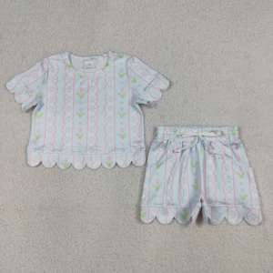 Conjunto con estampado de playa tropical para niñas pequeñas, top de manga corta con ribete festoneado y pantalones cortos con cordón a juego, ropa de vacaciones de verano para niños - Product Image 6