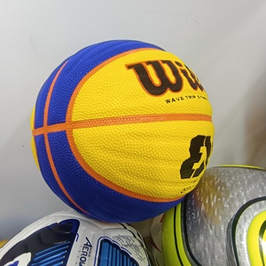 Pelota de <span class=keywords><strong>baloncesto</strong></span> de Color de entrenamiento juvenil de Venta caliente <span class=keywords><strong>3X3</strong></span> logotipo personalizado profesional absorbente de humedad PU <span class=keywords><strong>baloncesto</strong></span> Tamaño 7 6 - Product Image 2