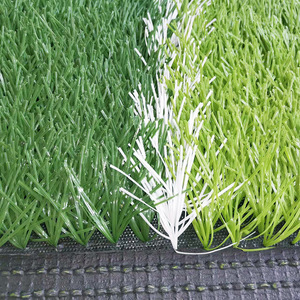 Tapis de gazon artificiel vert épaissi en polyéthylène PPPE pour terrains de football extérieurs, durable, en forme de bloc, pour la décoration - Product Image 2