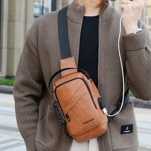 Bolso de pecho multifuncional para hombre, repelente al agua, de PU, con cierre de combinación, para uso diario. - Product Image 3