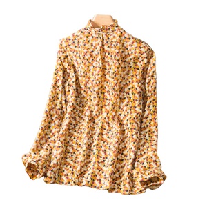 Camicetta firmata nuova <span class=keywords><strong>donna</strong></span> in vera seta da <span class=keywords><strong>donna</strong></span> con fiocco floreale giallo con volant RTS Victoria - Product Image 1