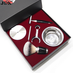 JDK Kit de rasage humide complet avec 4 articles, un <span class=keywords><strong>rasoir</strong></span> de sécurité, un <span class=keywords><strong>blaireau</strong></span> en cheveux synthétiques, un bol en métal, une boîte cadeau d'ensembles de rasage - Product Image 5