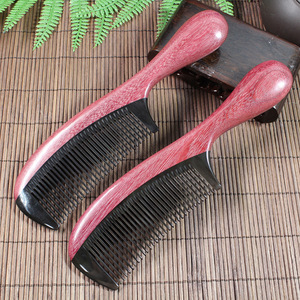Peine de masaje de madera de gran tamaño, material de cuerno de vaca, peine para el cabello antiestático para uso doméstico - Product Image 3