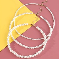 Collier personnalisable en alliage avec fausses perles romantiques, chaîne à maillons dorés et fermoir mousqueton pour femme