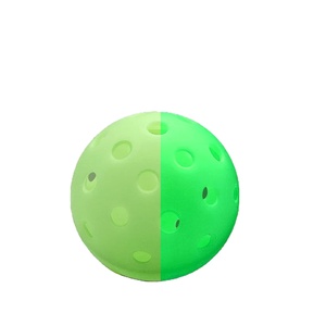 Échantillon gratuit de balle de pickleball lumineuse verte à 40 trous - Product Image 5