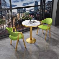 Ensemble table et chaises de négociation compactes de luxe nordique pour bureaux de vente modernes, salons de thé, maisons et tables à manger simples