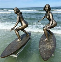 Sculpture de femme surfeuse en bronze coulé sur mesure, taille réelle, décoration extérieure pour plage, parc, statue de fille surfeuse en métal