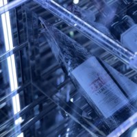 Armoire à vin personnalisée en acier inoxydable et verre avec design écologique, style moderne, pour la maison