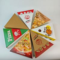 Boîte à pizza triangulaire en carton kraft avec logo personnalisé pour la livraison de tranches, résistante à la graisse, empilable, emballages en papier robustes en vrac