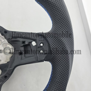 พวงมาลัยคาร์บอนไฟเบอร์หุ้มหนังแบบเจาะรูสำหรับรถยนต์ Volkswagen Golf 7.5 gti - Product Image 4