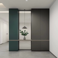 Meuble d'entrée en verre cannelé vert foncé et gris mat, buffet de luxe sur mesure