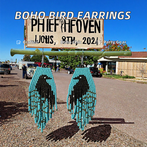 Boucles d'oreilles bohèmes faites à la main pour femmes, avec un oiseau et des pompons turquoise en forme d'animal, idéales pour les fêtes - Product Image 3