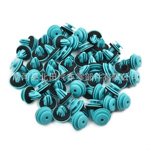 Clips de Remache Automotrices para Molduras de Puerta y Parachoques, Plástico 115 para BMW E53 E60 E61 E39 E46 E52 - Product Image 1