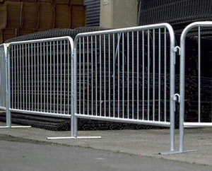 उच्च गुणवत्ता वाली गैल्वेनाइज्ड धातु बाधा यातायात सुरक्षा भीड़ नियंत्रण बैरिकेड दबाव का इलाज लकड़ी प्रकार प्रकृति - Product Image 1