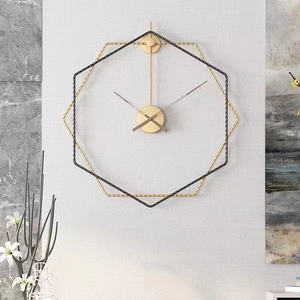 Horloge murale en quartz métallique dorée de luxe, grande taille 60x60cm, vente chaude, design unique, taille personnalisée, décorative, vente directe d'usine, livraison directe - Product Image 1
