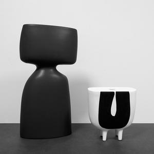 Jarrones de cerámica nórdicos modernos, artículos decorativos, jarrones de flores abstractos minimalistas, regalos de exhibición para oficinas de ventas y salas de exposición. - Product Image 1