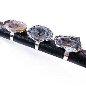 Anello Naturale Regolabile con Fetta di Agata Drusa Grezza - Product Image 1