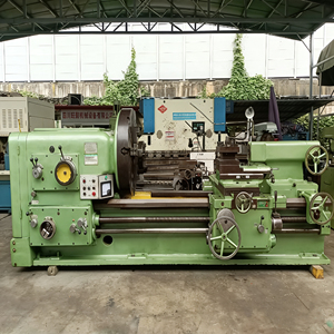 Torno manual horizontal universal de servicio pesado marca Tianshui CW61100A, 85% nuevo de fábrica, precio económico, con orificio del husillo de 105 mm - Product Image 1