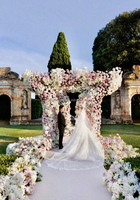 Gapura Bunga Persegi Elegan Modern Berkualitas Tinggi dengan Mawar Hydrangea Buatan Warna Pink Biru Ungu untuk Pesta Pernikahan di Luar Ruangan