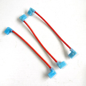 2.8/4.8/6.3 mm Fiş Unitech Yaylı Terminal Dişi Yalıtımlı Makine Ekipmanları Kablo Kablo İle Üretim Spade Konnektör Üretimi - Product Image 5