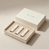 Boîtes d'emballage cosmétiques Boîte d'expédition design pour l'emballage cosmétique Boîte cadeau blanche magnétique de luxe avec emballage en velours