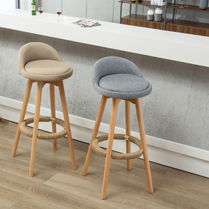 Taburetes de mostrador de cocina de espalda baja clásica rústica nórdica, silla de cocina, silla de <span class=keywords><strong>Bar</strong></span> de madera de goma, taburete de <span class=keywords><strong>Bar</strong></span> giratorio de madera con reposapiés - Product Image 2
