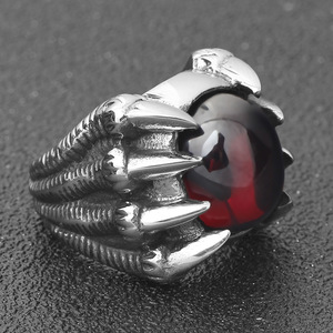 Anillo de titanio para hombre con gema roja engastada en forma de garra, estilo punk de Halloween, con púas, diseño de animales del zodíaco - Product Image 3