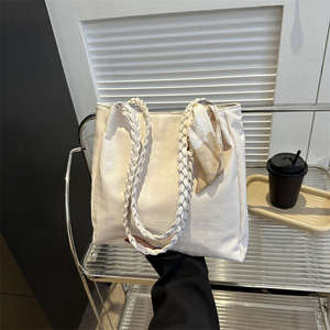 Nuevo Bolso de Hombro Portátil y Moderno para Mujer con Gran Capacidad, Cierre de Cremallera y Lazo Decorativo de Seda - Product Image 1