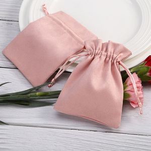 Pochettes à bijoux en suède avec cordon de serrage 7x9cm, sacs cadeaux en velours doux pour bagues, boucles d'oreilles, colliers, bracelets, emballage de bijoux, vente en gros - Product Image 3