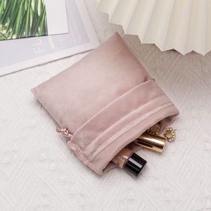 Vente en gros de sacs pochettes d'emballage pour <span class=keywords><strong>parfum</strong></span>, bijoux, bracelet à cordon en velours <span class=keywords><strong>rose</strong></span>, cadeaux de luxe avec logo personnalisé - Product Image 6