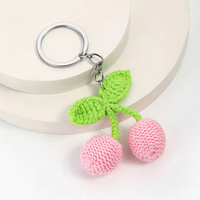 Pendentif en laine crocheté fait main, mignon, style Kawaii, en forme de fruits (cerise, carotte), porte-clés, breloque pour sac et pochette, accessoires en peluche tissée et tricotée
