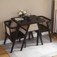Ensemble de salle à manger compact et multifonctionnel en bois massif de style nordique avec table et chaises pour balcon