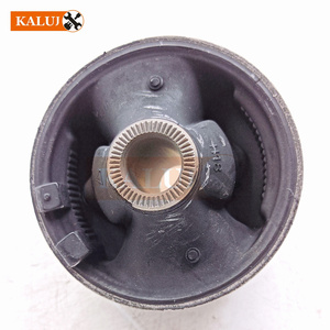 השעיה נמוך בוש בקרת זרוע גומי תותב 48655-12170 4865512170 עבור טויוטה <span class=keywords><strong>ALTIS</strong></span> ZZE121 ZZE122 גדול - Product Image 2