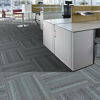 Dalles de moquette en polypropylène (PP) gris clair 50x50cm, insonorisantes, pour bureaux, hôtels, couloirs et maisons - En promotion