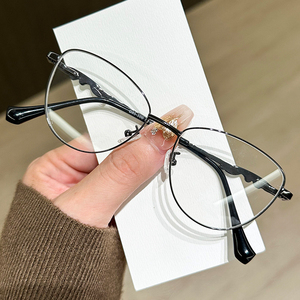 <span class=keywords><strong>Occhiali</strong></span> <span class=keywords><strong>da</strong></span> <span class=keywords><strong>vista</strong></span> G95-300 Retro Lady Fashion con montatura a occhio <span class=keywords><strong>di</strong></span> <span class=keywords><strong>gatto</strong></span> bicolore in metallo, anti luce blu, per donna, <span class=keywords><strong>da</strong></span> lettura. - Product Image 2