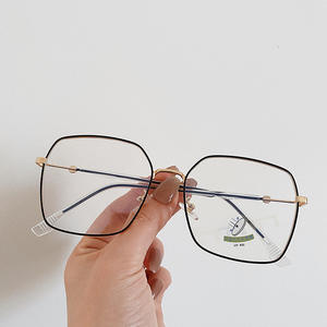 Gafas Qianai Irregulares de Montura Completa con Protección Contra Luz Azul para Mujer, Lentes AC con Protección UV, Gafas Modernas L1 7152 - Product Image 1