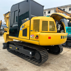 รถขุดตีนตะขาบ Komatsu PC70 มือสองสภาพดีเยี่ยม พร้อมเครื่องยนต์ Yanmar เหมาะสำหรับงานขุดในฟาร์มและครัวเรือน - Product Image 1