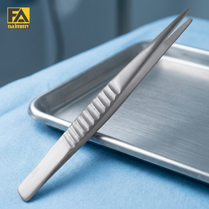 Pinzas Quirúrgicas con Mordazas Dentadas para Disección y Aplicación de Apósitos en Quirófano, Instrumentos de Alta Calidad - Product Image 2