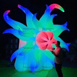 Décoration de mariage de plafond coloré LED Fleurs gonflables éclairées Publicité Inflatables